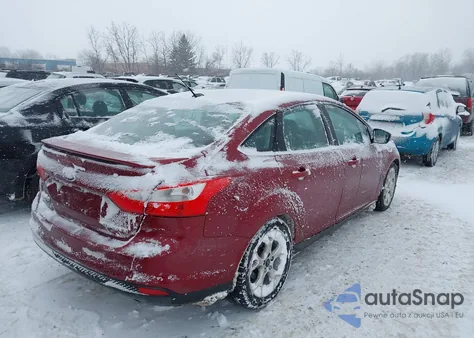 2014 Ford Focus Titanium z USA, uszkodzony, nr VIN 1FADP3J26EL193121